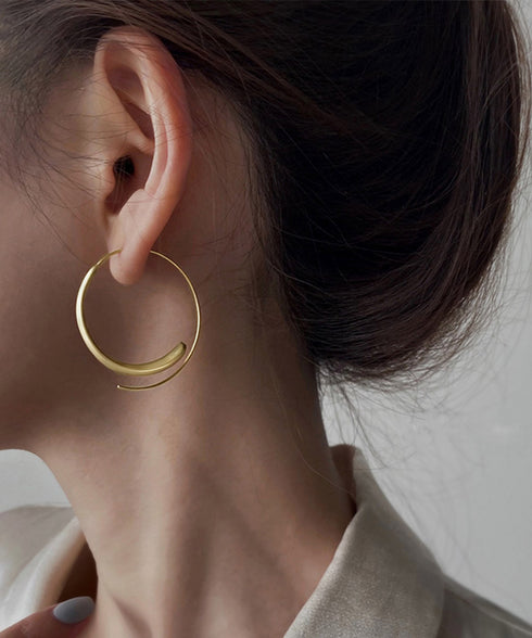 大ぶり マット フープピアス  韓国風 レディース サークル シンプル おしゃれ 上品 アクセサリー ゴールド きれいめ 耳飾り 両耳 韓国ファッション 98XIJIN-001